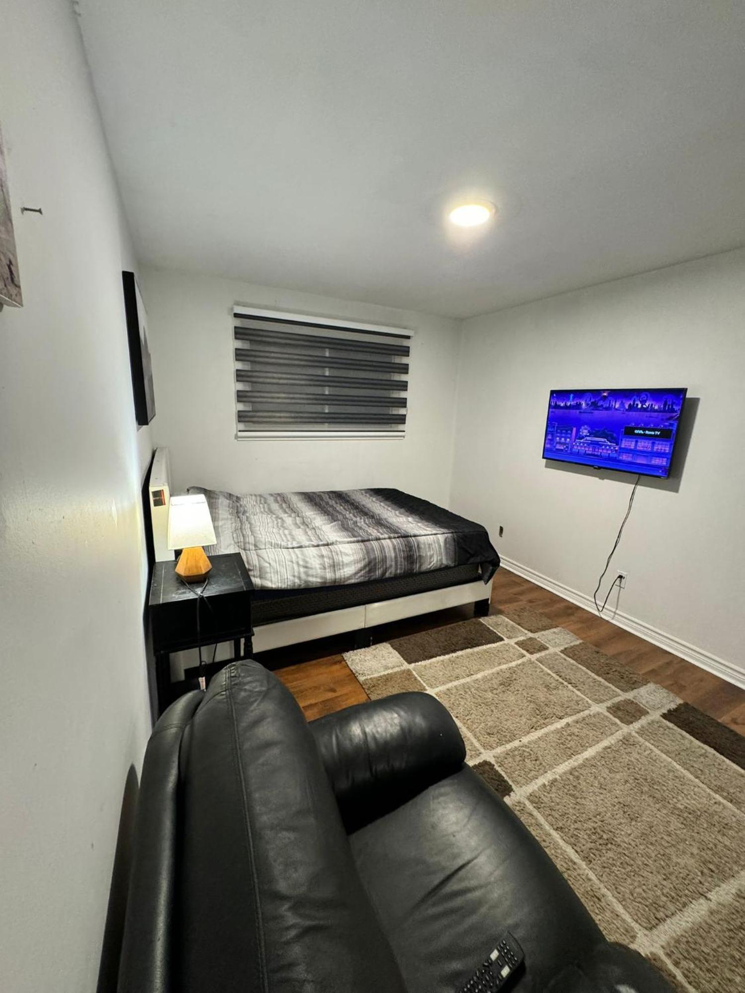 Hotel 28 Bingham Road Brampton Exteriér fotografie